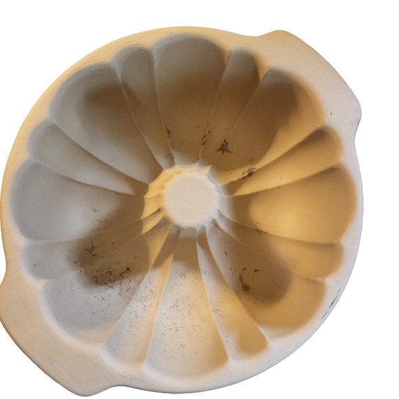 Pampered Chef Kitchen Pampered Chef Stoneware Bundt Pan Poshmark